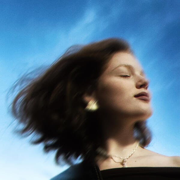 MC UN POCO ALTO, Аки ника - Весна