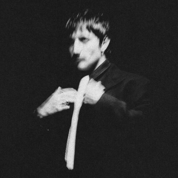 Artemas, Mareux - baby give me more (feat. Mareux)