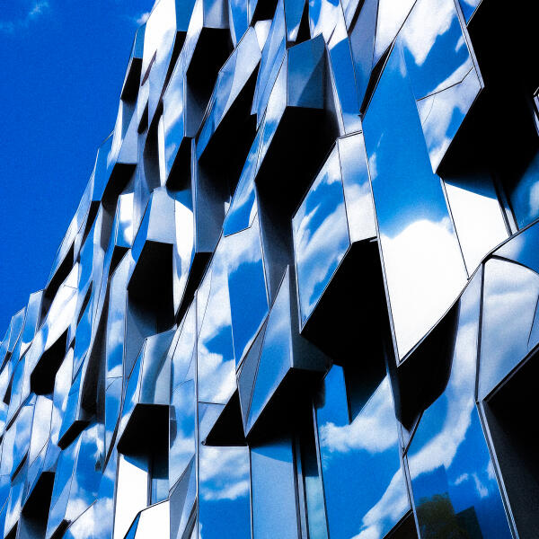 SATOMIC - PARTY IN THE BUILDIN'