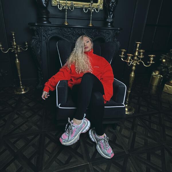 Блондинка Ксю - Правда